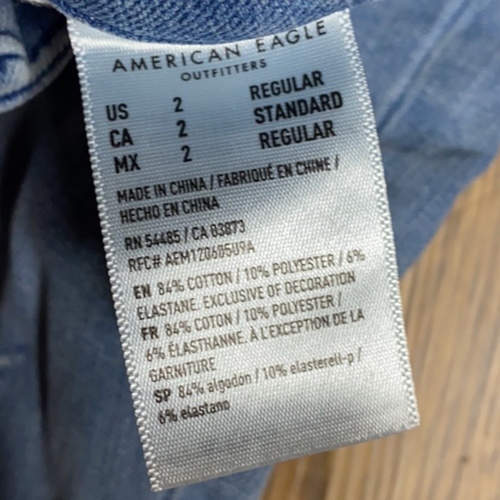 AEO High Rise Destroyed Jeans Size 2 - Picture 7 of 9